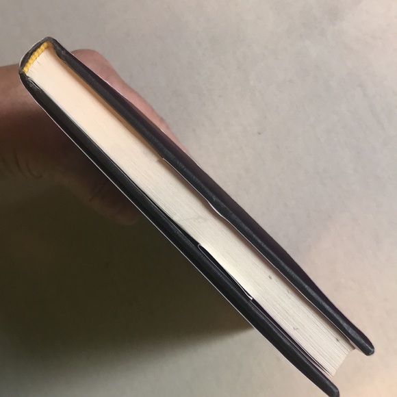 ** 3/$5 ** Plum Lovin” by Janet Evanovich, #12 in Stephanie Plum Series - Picture 6 of 9